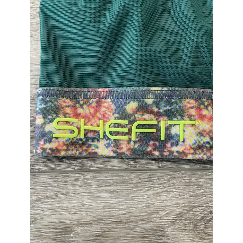 SHEFIT Ultimate High Impact Sports Bra Green Conquer Multi Print Size 2 Luxe NEW